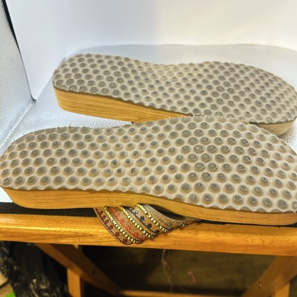 Sketchers sandals, size 10. They are gorgeous with gold beading. Excellent.Cond - Picture 7 of 7